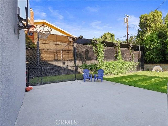 23301 Blythe Street, West Hills (los Angeles), CA 91304