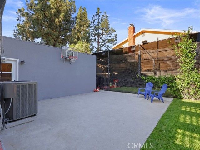 23301 Blythe Street, West Hills (los Angeles), CA 91304