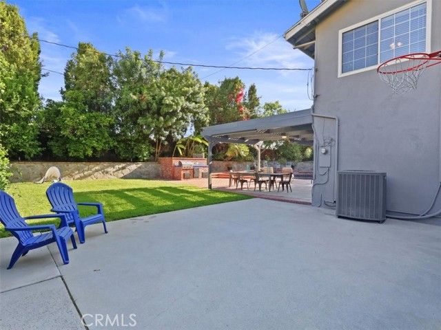 23301 Blythe Street, West Hills (los Angeles), CA 91304