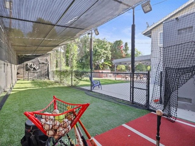 23301 Blythe Street, West Hills (los Angeles), CA 91304