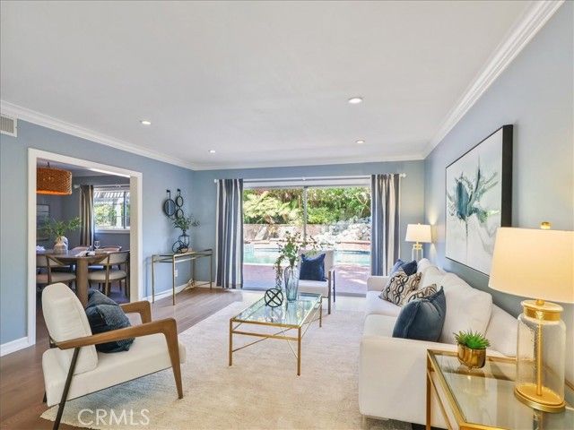 23301 Blythe Street, West Hills (los Angeles), CA 91304