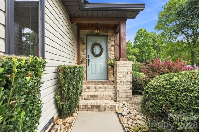 3867 Angie Drive, Denver, NC 28037