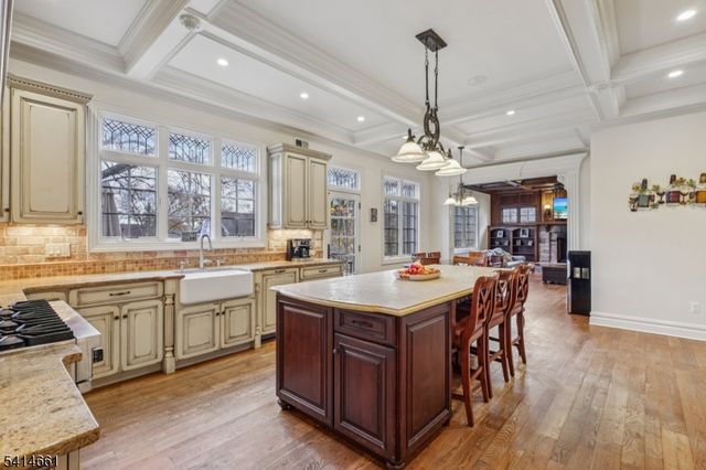 910 Highland Ave, Westfield Town, NJ 07090