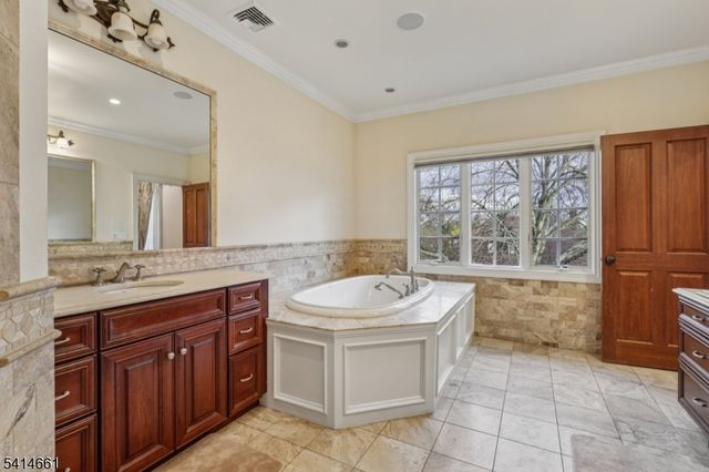 910 Highland Ave, Westfield Town, NJ 07090