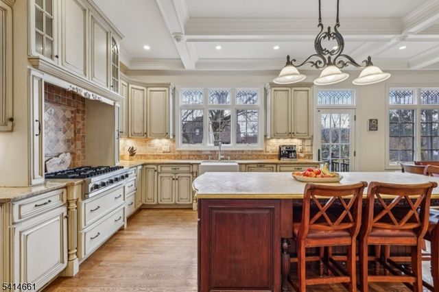 910 Highland Ave, Westfield Town, NJ 07090