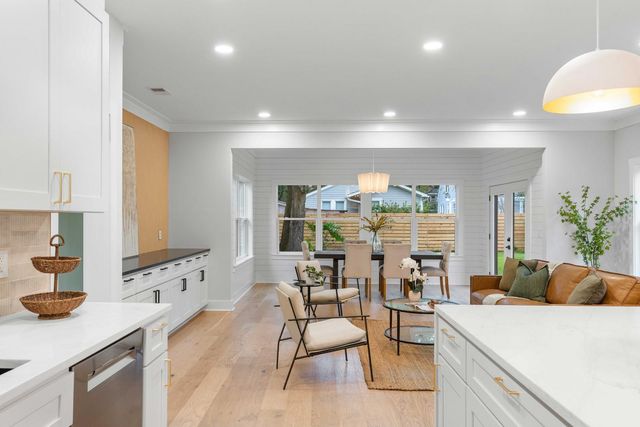 307 Magnolia Road, Charleston, SC 29407