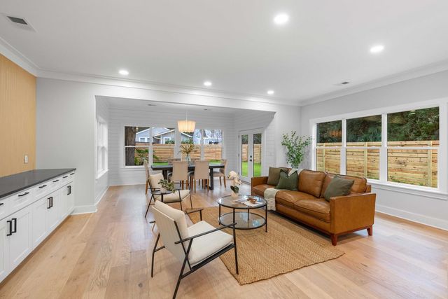 307 Magnolia Road, Charleston, SC 29407