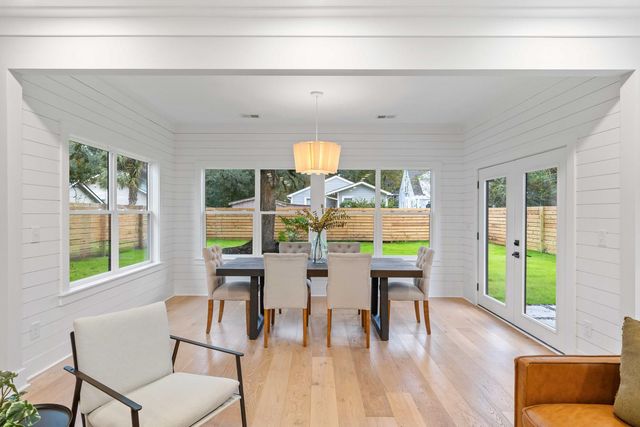 307 Magnolia Road, Charleston, SC 29407