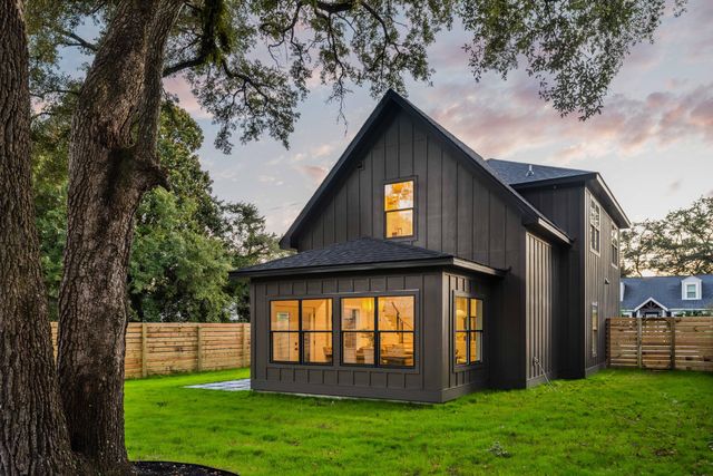 307 Magnolia Road, Charleston, SC 29407