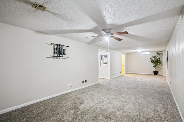 142 N Tracy St, Wichita, KS 67212
