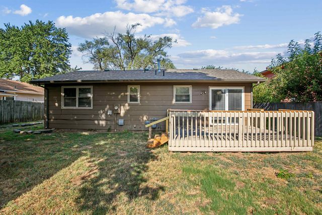 142 N Tracy St, Wichita, KS 67212