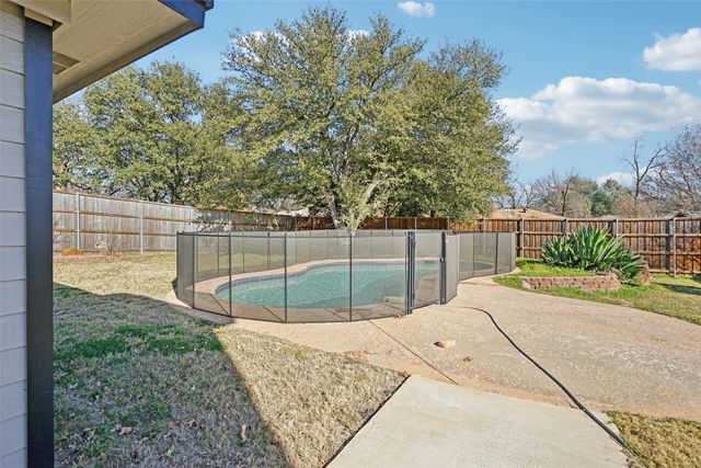 7712 Miracle Lane, North Richland Hills, TX 76182