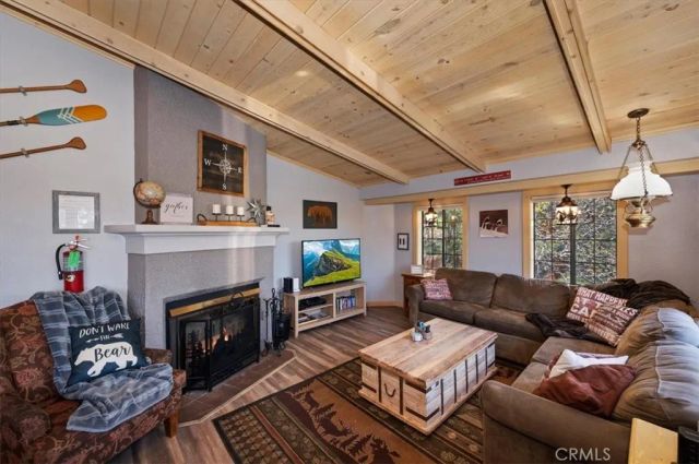 764 Menlo, Big Bear Lake, CA 92315