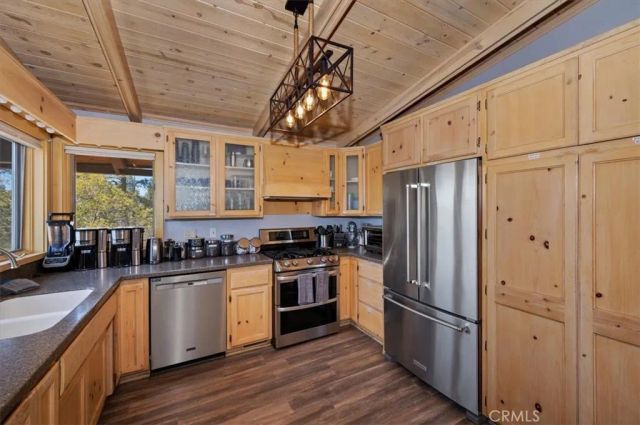764 Menlo, Big Bear Lake, CA 92315
