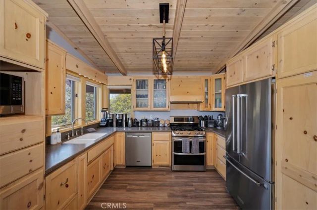 764 Menlo, Big Bear Lake, CA 92315