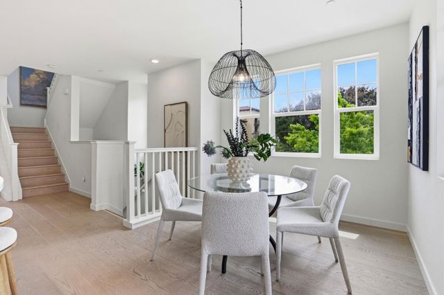209 Infinity Way, Mountain View, CA 94043