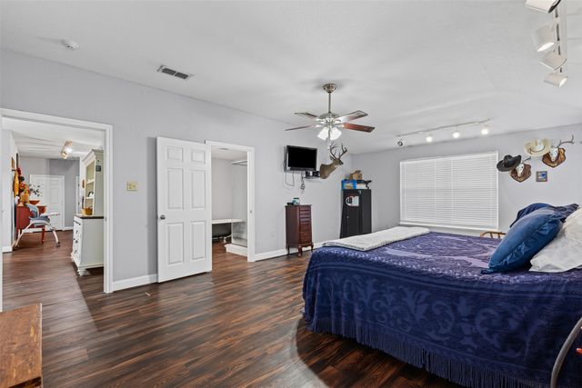 208 W Allen Avenue, Godley, TX 76044