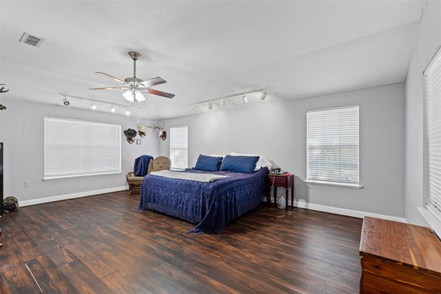208 W Allen Avenue, Godley, TX 76044