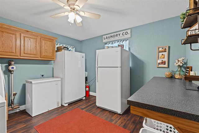 208 W Allen Avenue, Godley, TX 76044