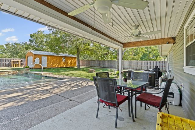 208 W Allen Avenue, Godley, TX 76044