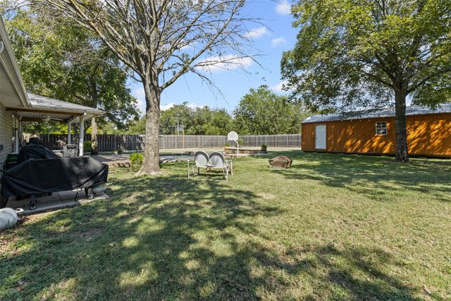208 W Allen Avenue, Godley, TX 76044