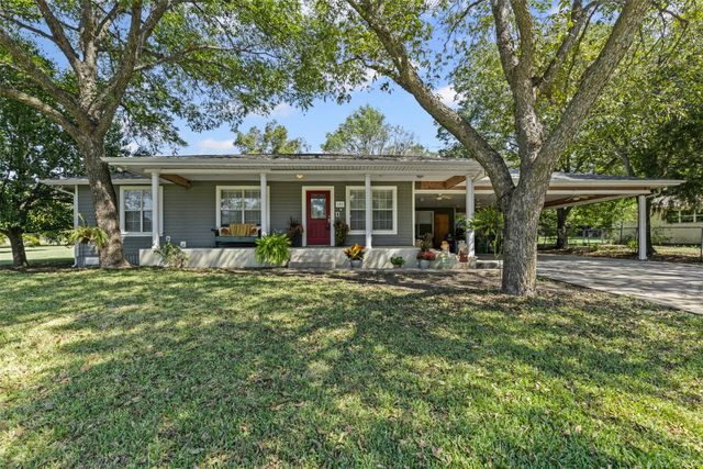 208 W Allen Avenue, Godley, TX 76044