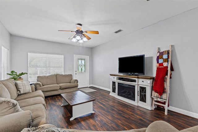 208 W Allen Avenue, Godley, TX 76044