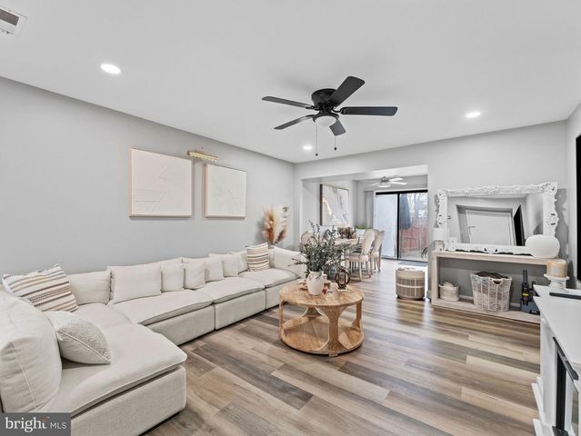 144 WILLOW TURN, Mount Laurel, NJ 08054