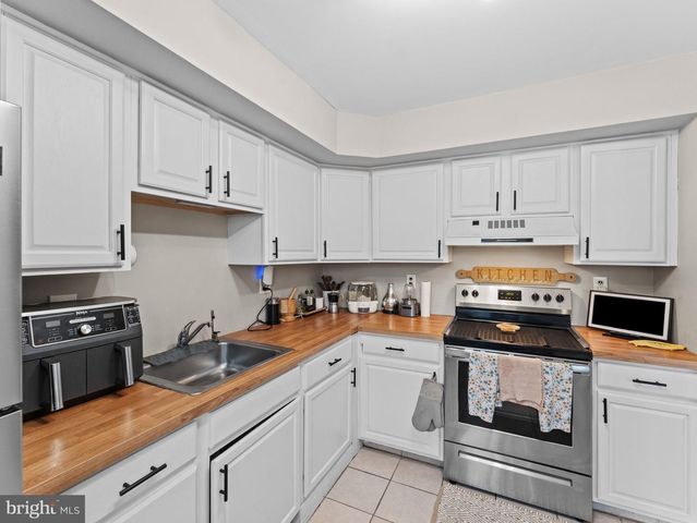 144 WILLOW TURN, Mount Laurel, NJ 08054