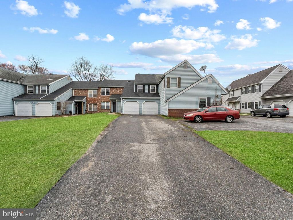 144 WILLOW TURN, Mount Laurel, NJ 08054