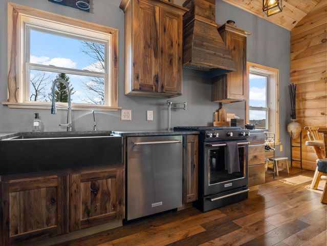 5242 W Big Sky Trail, Henderson Twp, MI 49601