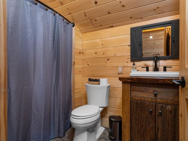 5242 W Big Sky Trail, Henderson Twp, MI 49601