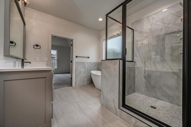 19640 Stratmore Way, Edmond, OK 73012