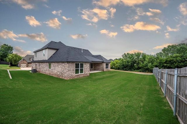 19640 Stratmore Way, Edmond, OK 73012