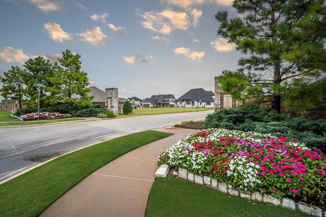 19640 Stratmore Way, Edmond, OK 73012