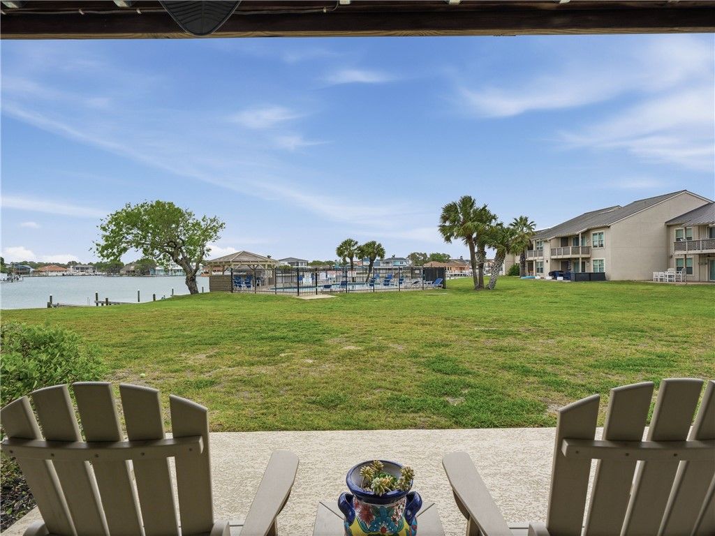 2404 Bayhouse Dr, Rockport, TX 78382 — exterior