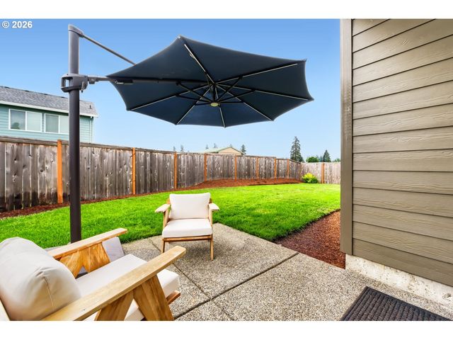 1886 N HYSSOP St, Canby, OR 97013