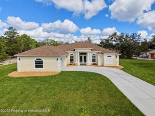 10389 MARVISTA COURT, Weeki Wachee, FL 34614
