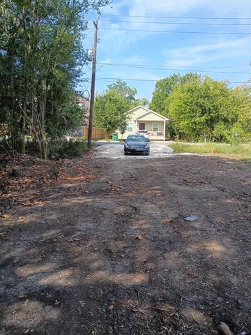 5723 Bobby Burns Street, Houston, TX 77028