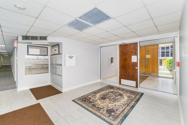 1041 N Mill Street 110, Naperville, IL 60563