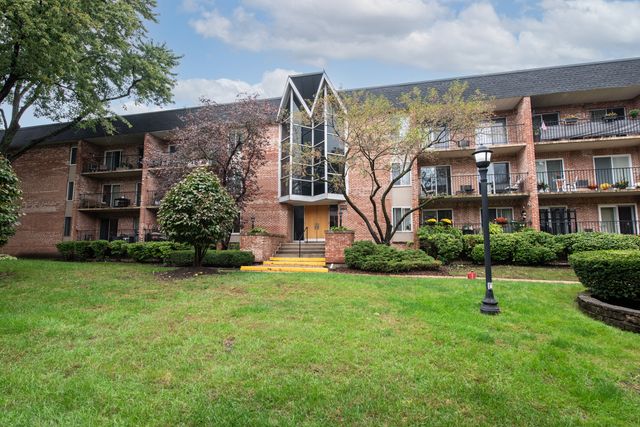 1041 N Mill Street 110, Naperville, IL 60563