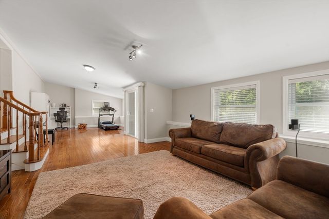380 Woodward Ave, Seekonk, MA 02771