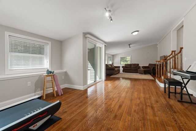 380 Woodward Ave, Seekonk, MA 02771