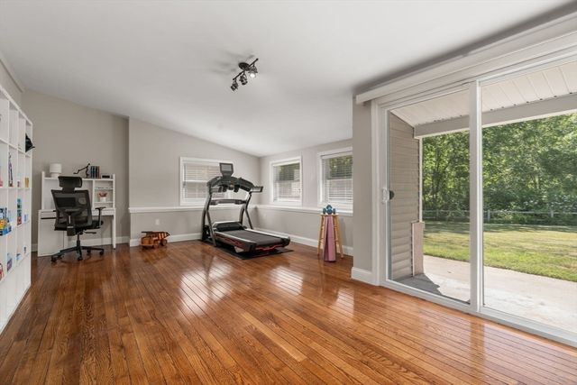 380 Woodward Ave, Seekonk, MA 02771