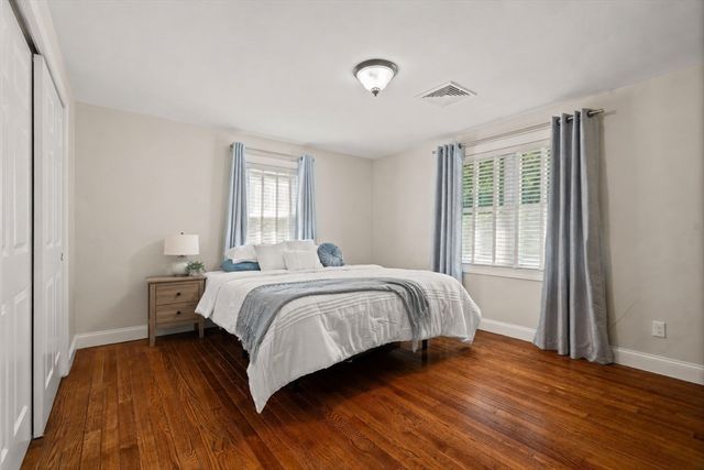 380 Woodward Ave, Seekonk, MA 02771