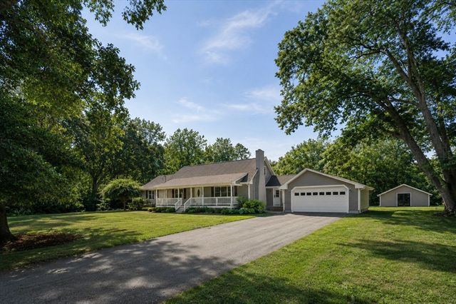 380 Woodward Ave, Seekonk, MA 02771