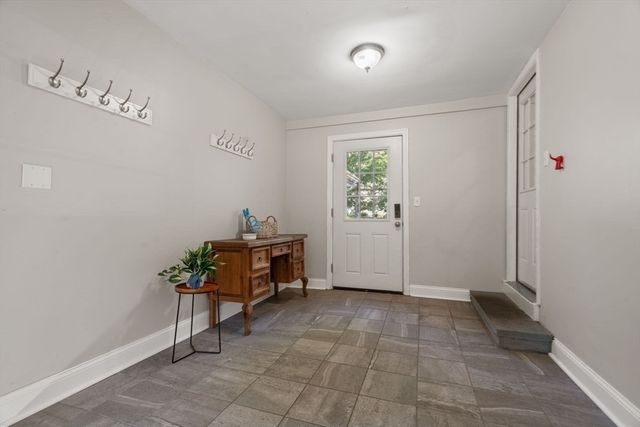 380 Woodward Ave, Seekonk, MA 02771