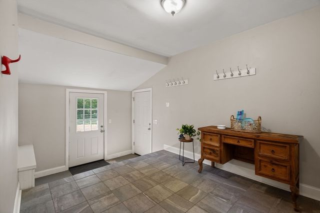 380 Woodward Ave, Seekonk, MA 02771
