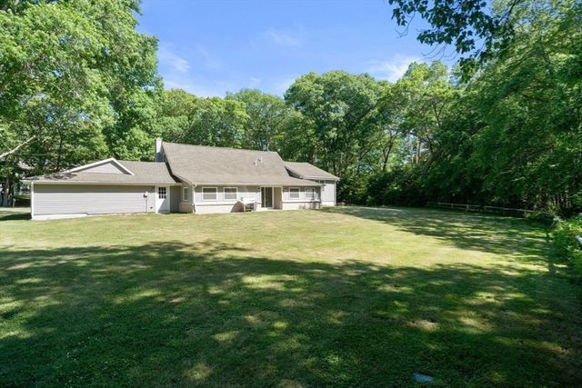380 Woodward Ave, Seekonk, MA 02771