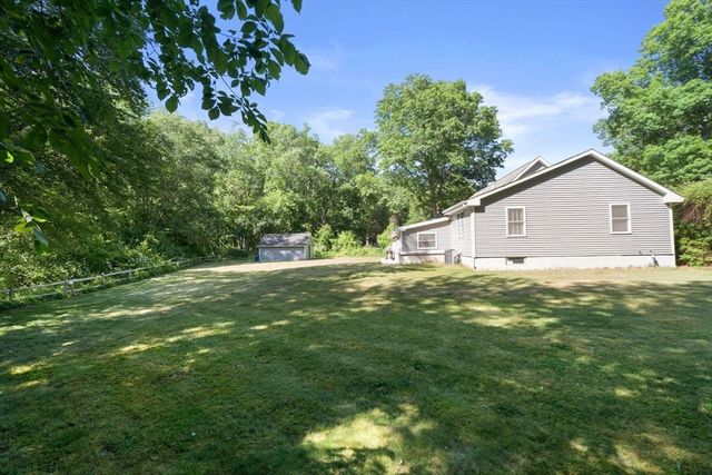380 Woodward Ave, Seekonk, MA 02771